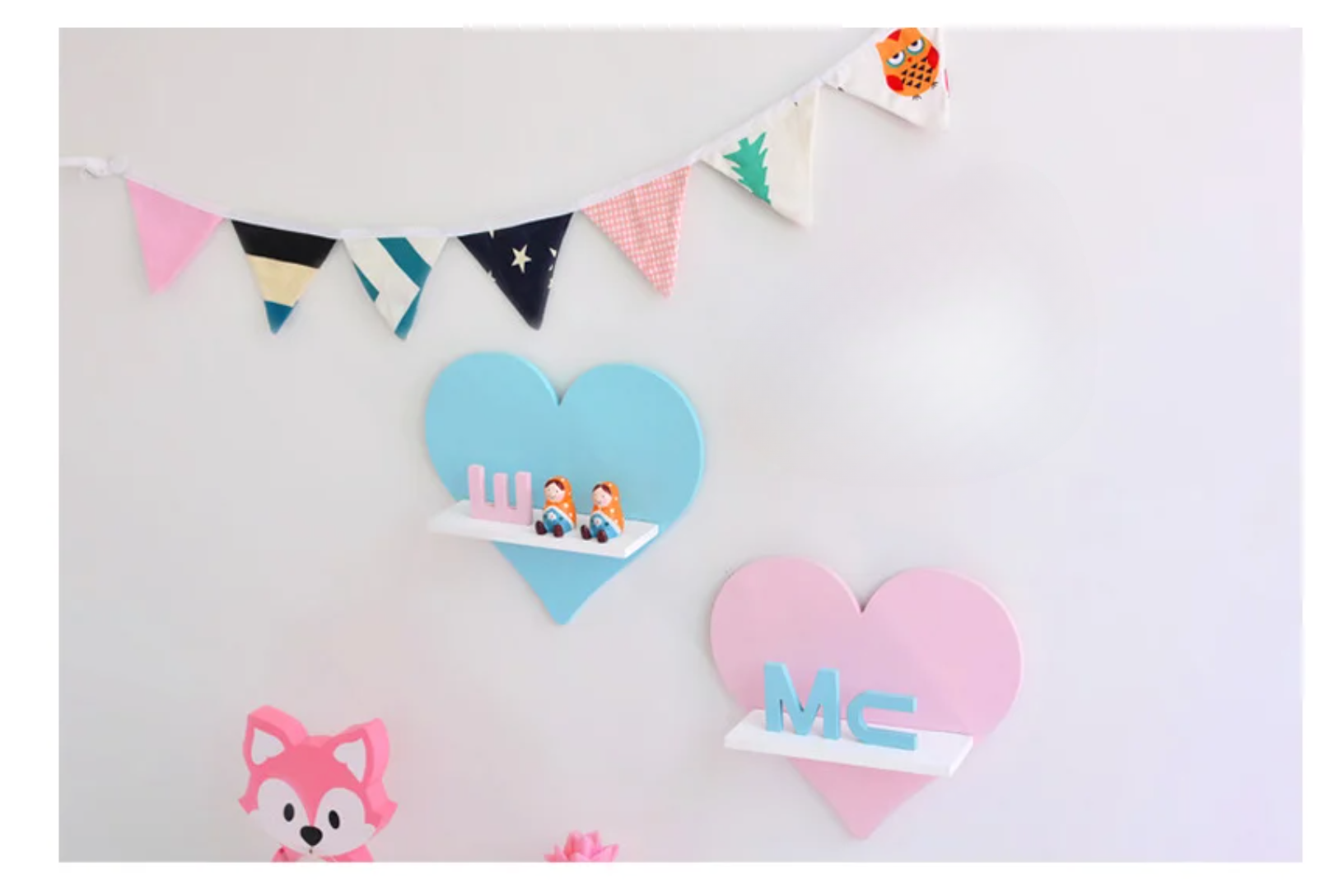 Etagère murale forme cœur chambre enfants