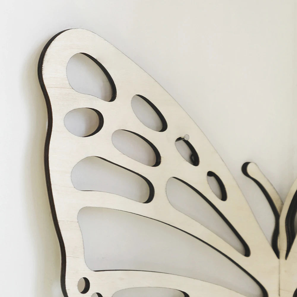 Etagère murale papillon robuste en bois