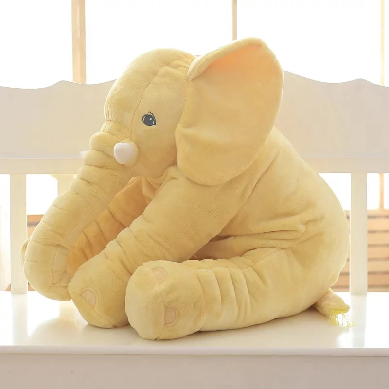 Peluche éléphant réaliste moelleuse pastel