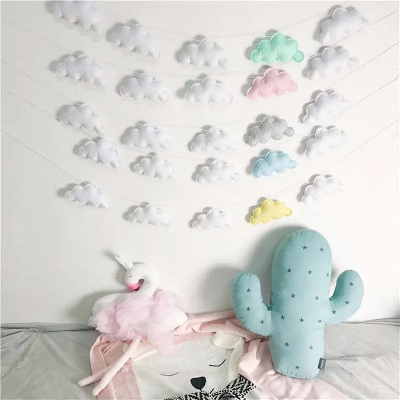 Guirlande nuages pour chambre d'enfants