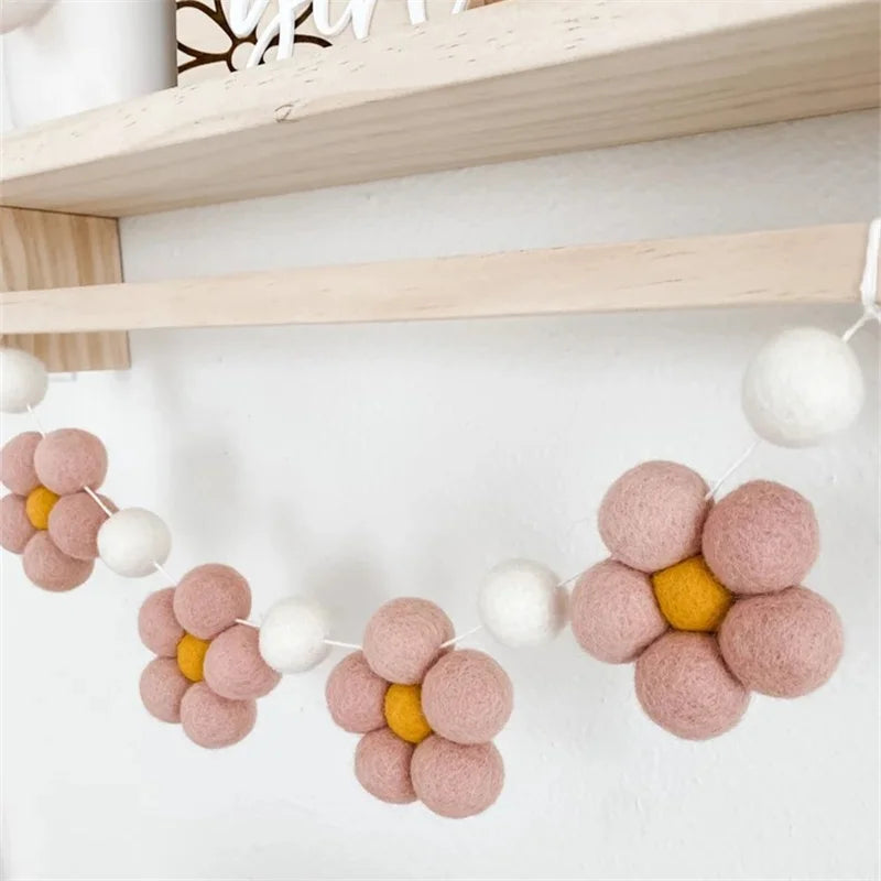 Guirlande de fleurs en feutre de laine, décoration murale pour chambre d'enfants - Rose doux