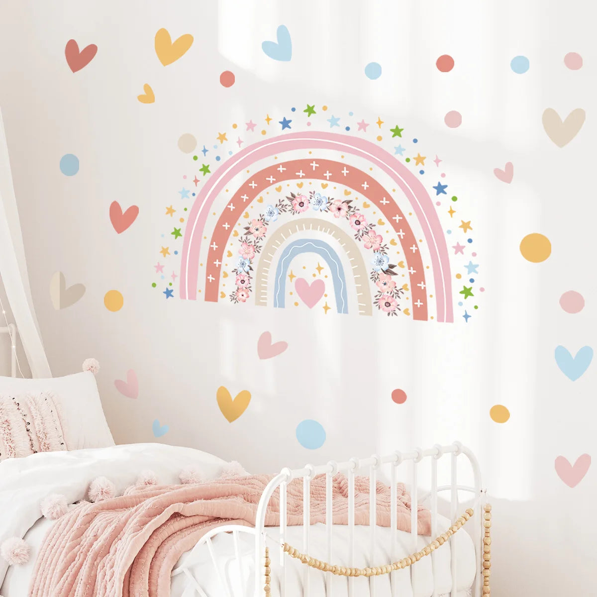 Arcs-en-ciel pastel avec motifs floraux